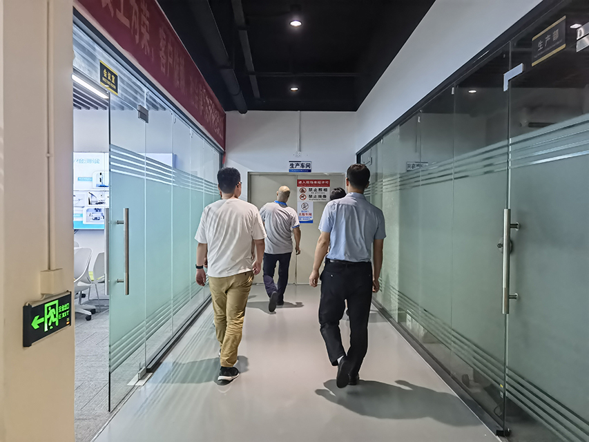 久信達歡迎添可智能看廠，為您帶來環(huán)保包裝解決方案(圖1)